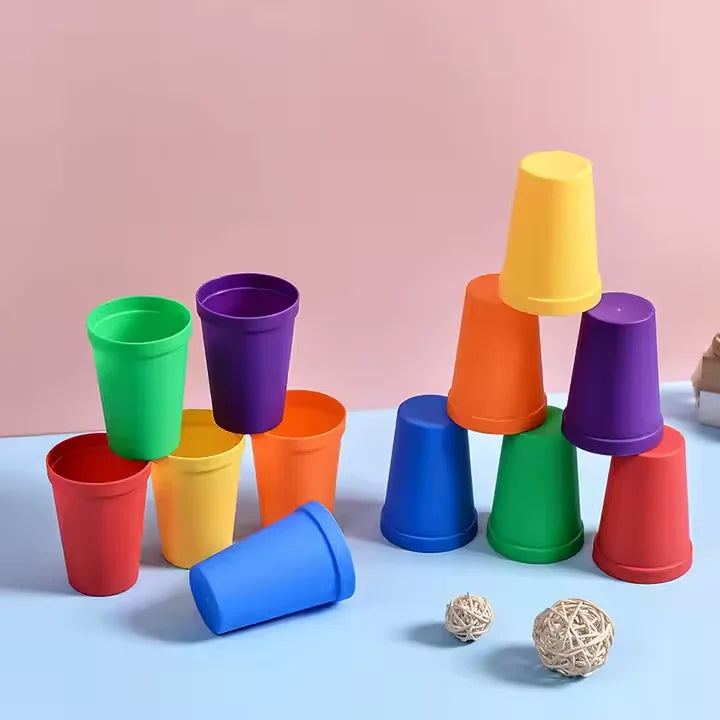 Jogo Infantil de Velocidade com Copos – Diversão de Raciocínio e Coordenação